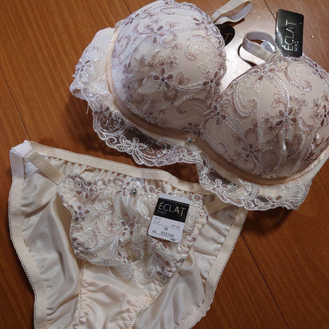 花柄刺繍ブラジャーショーツセット C70　下着　上下　まとめ売り