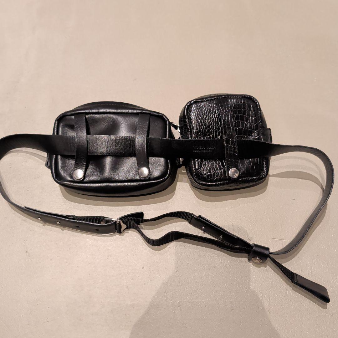 TOGA PULLA ブラック ボディバッグ・ウエストポーチ