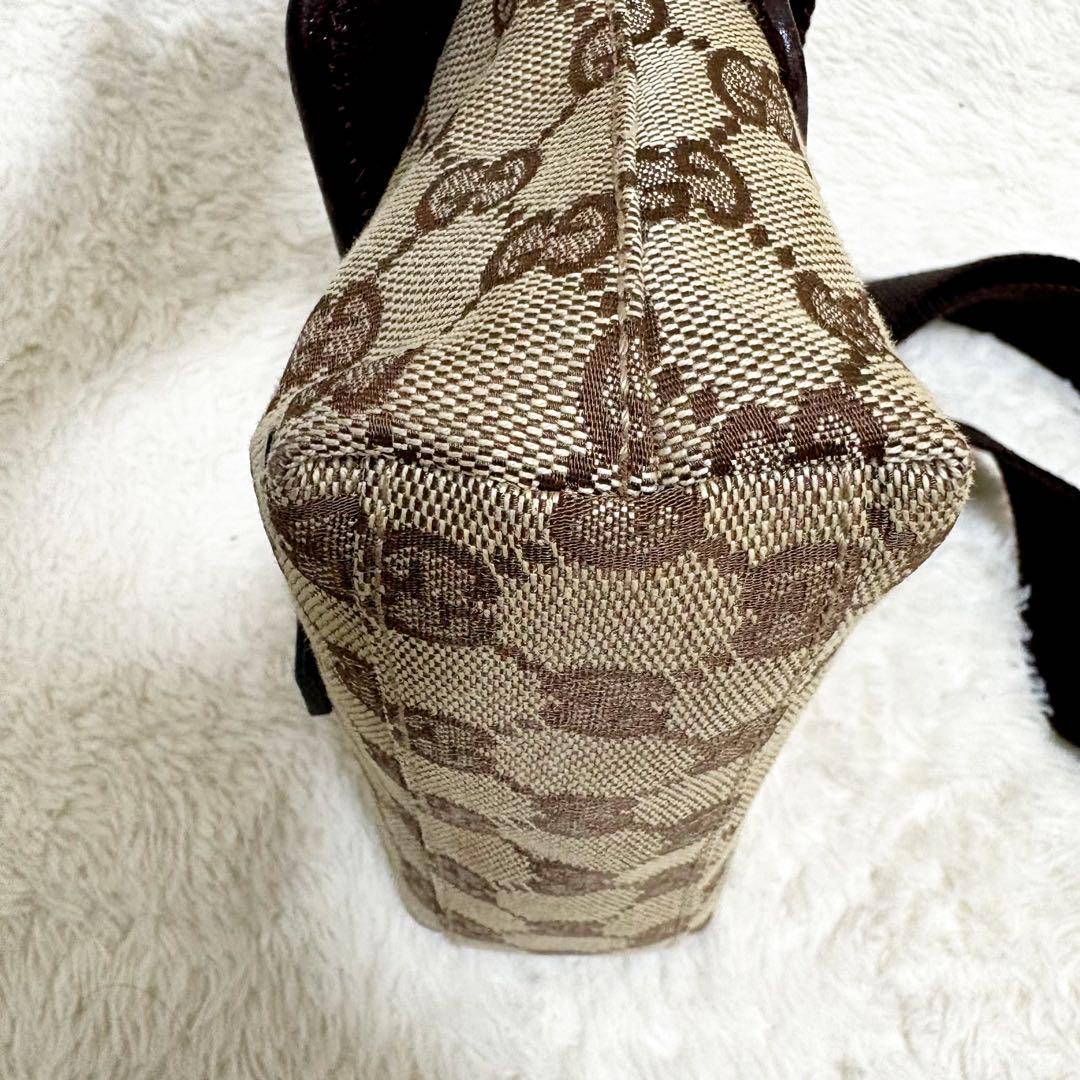 グッチ　ボディバッグ　ウエストポーチ　GG キャンバス　レザー　本革　ベージュ