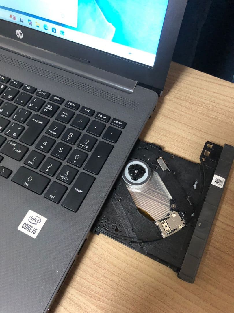 HP Core i5 - 1035G1ノートPC DVDドライブ付き