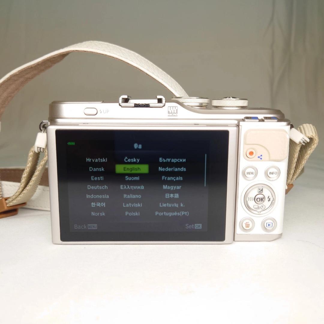 オリンパス E-PL9 白 OLYMPUS シャッター429回　動作OK