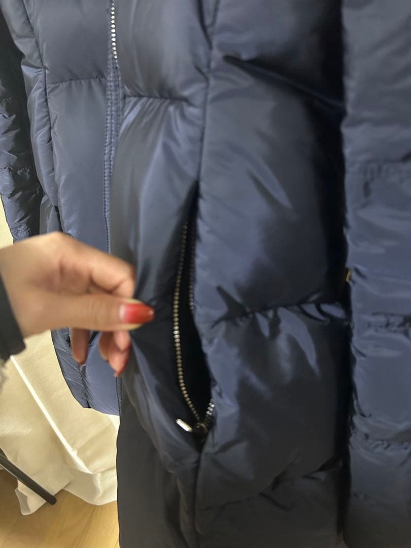 PRADA ネイビー ダウンジャケット ファー付き