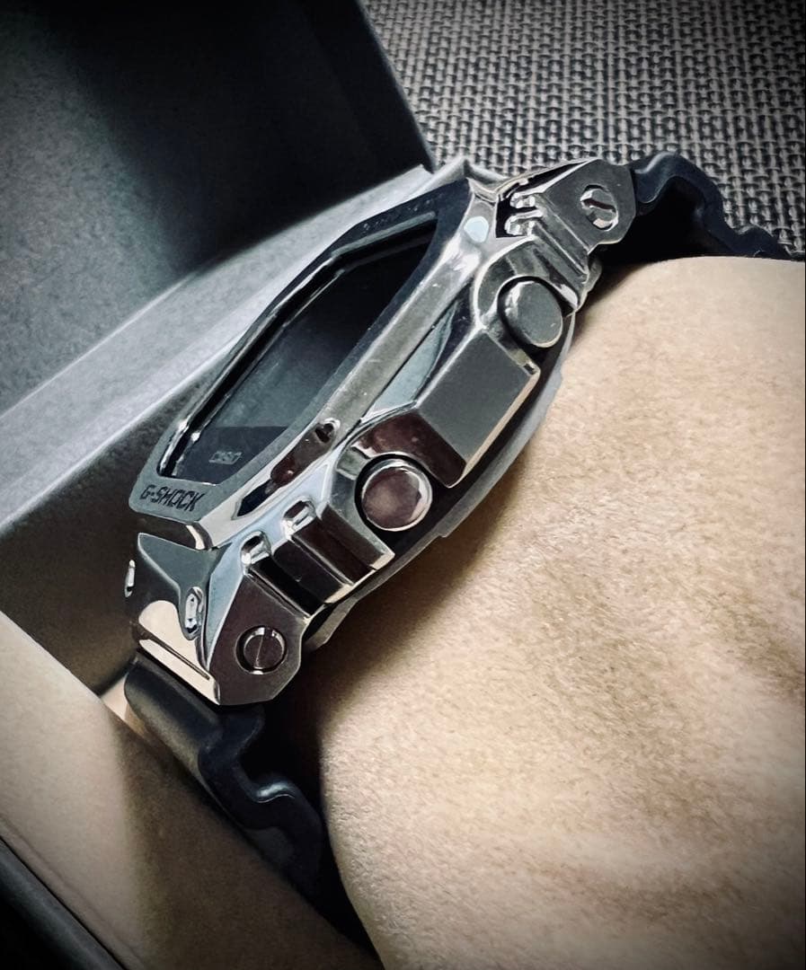 【極美品】CASIO G-SHOCK腕時計 GM-5600U