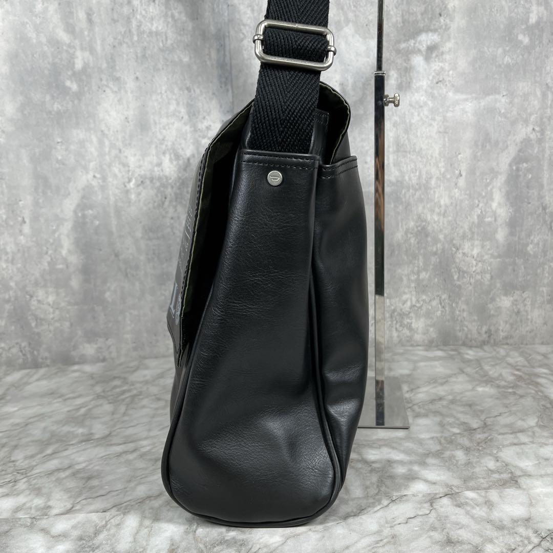 DIESEL ディーゼル ブレイブマン レザー ショルダーバック　A4 ブラック