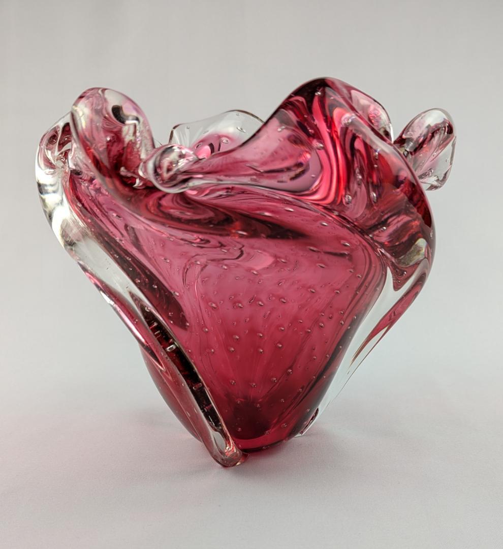 岩田藤七　紅牡丹　吹きガラス