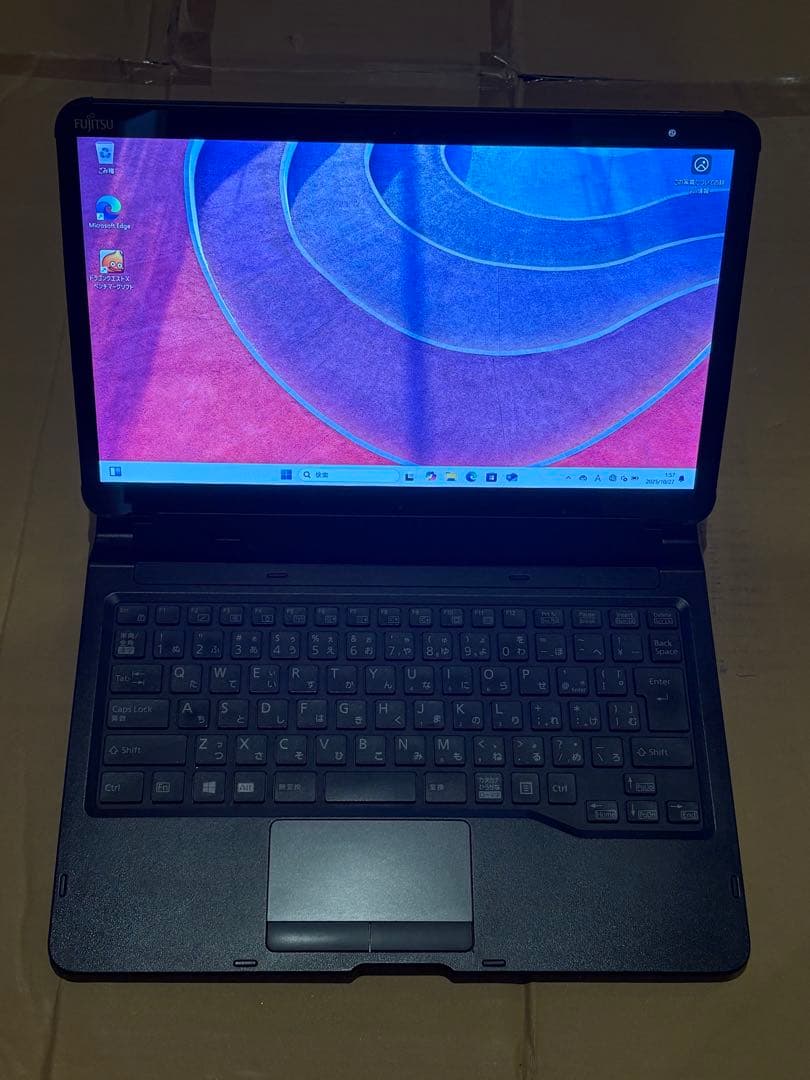 富士通　Arrows Tab Q7311/FB タブレットPC SSD256GB