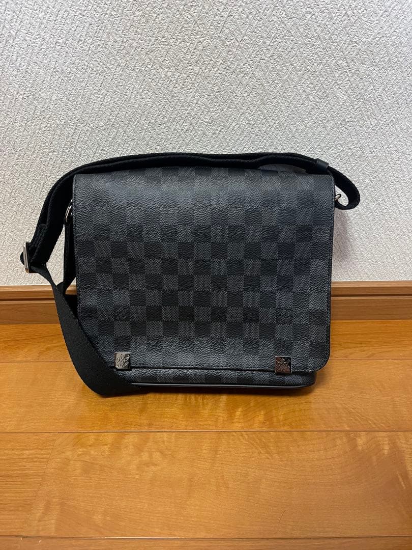 ルイヴィトン　ディストリクト　ダミエグラフィット