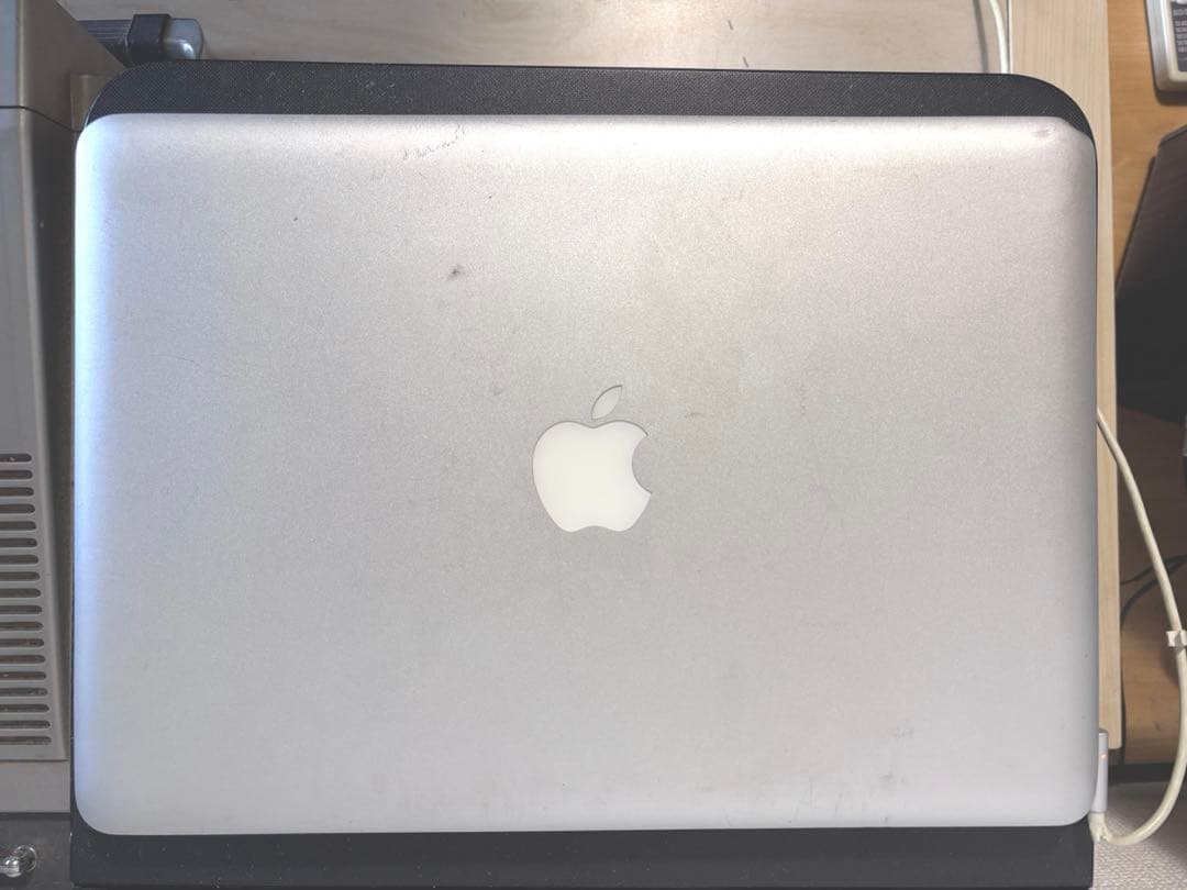 MacBook Pro i7 / 8GB / 1TB / 13インチ