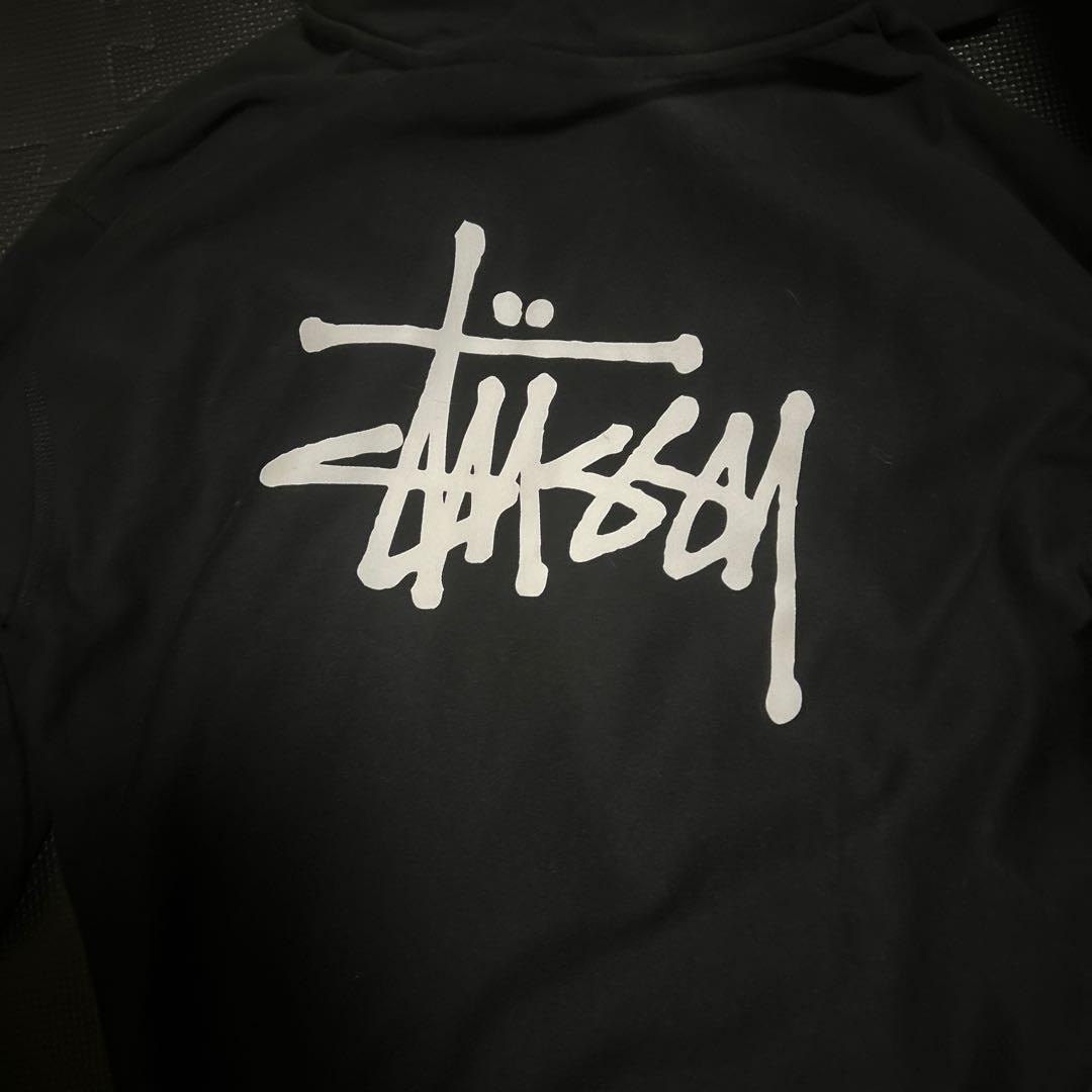 ストゥーシージップパーカー