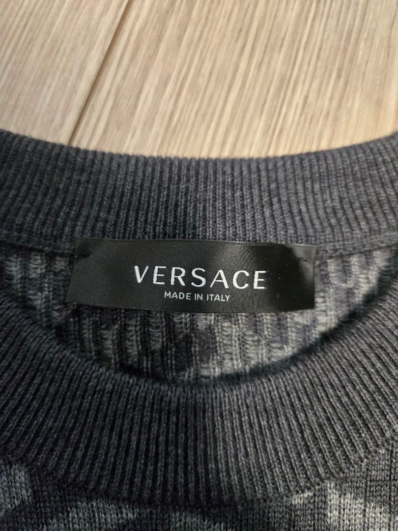 VERSACE グレー ニットセーター