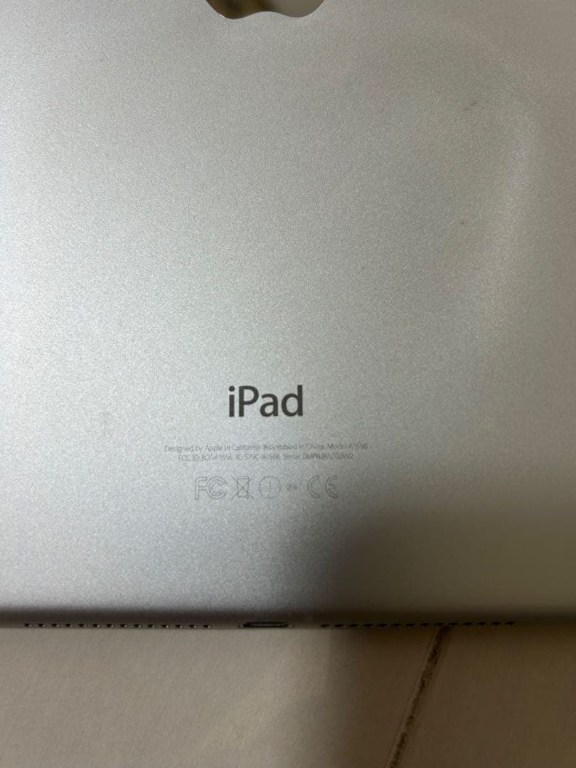 iPad Air 2 タブレット 128G シルバー