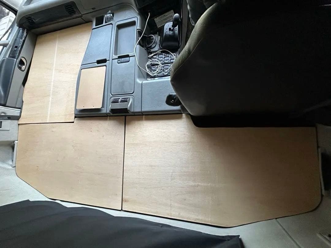 寝台部分のベース板（コンパネ）のみ