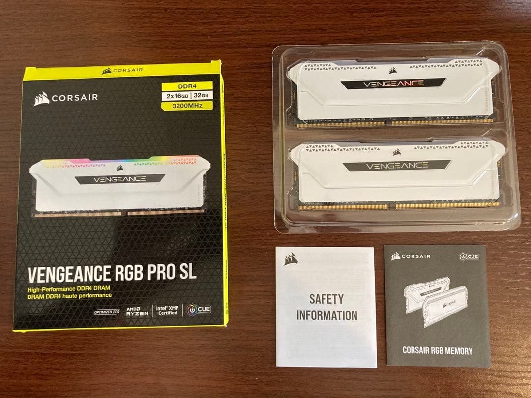 メモリー corsair Vengeance RGB Pro SL 32GB