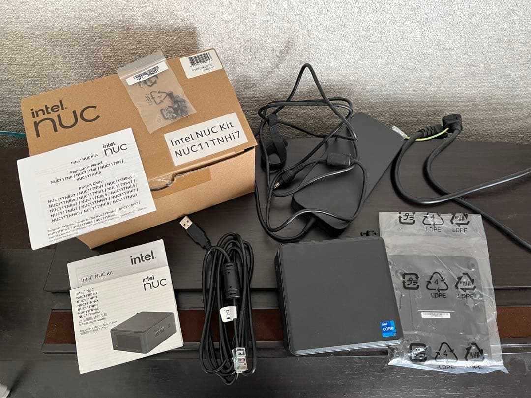 Intel NUC Kit NUC11TNHi7 32Gメモリ付き