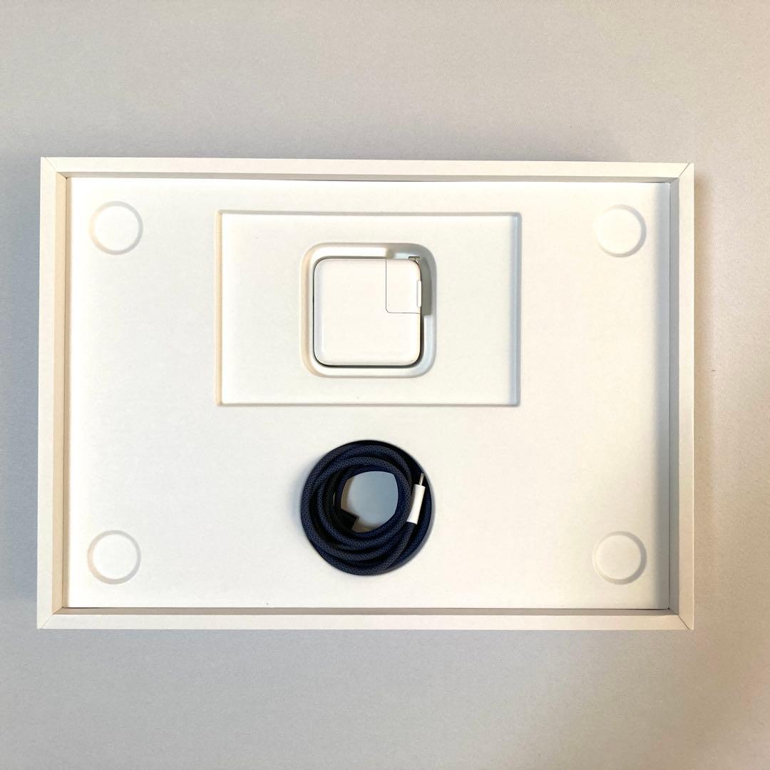 MacBook Air M4　2025 ほぼ未使用　2026年1月購入充放電4回