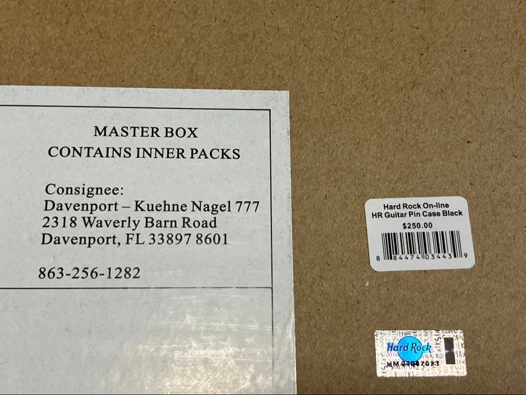 ゆっくん【未使用新品】ハードロックカフェ ギターケース型ピンボード