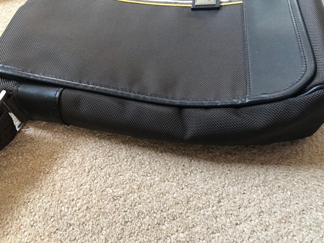 バーバリーブラックレーベル メッセンジャーバッグ ブラウン 斜め掛け