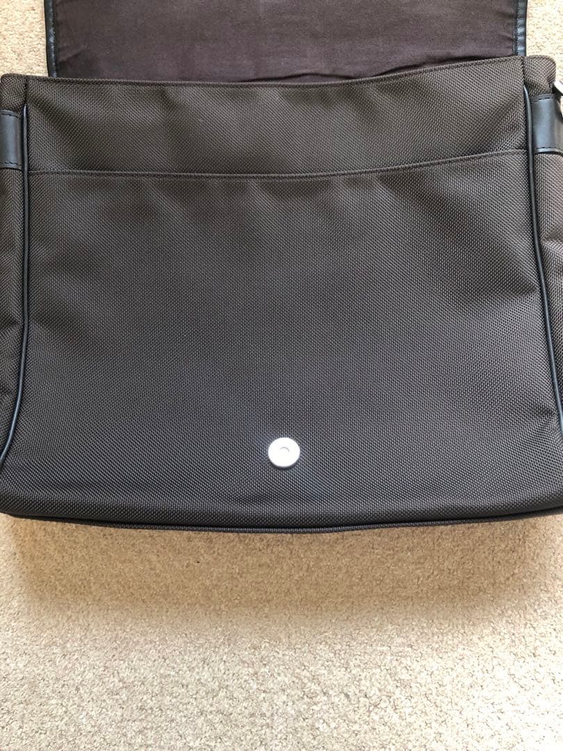 バーバリーブラックレーベル メッセンジャーバッグ ブラウン 斜め掛け