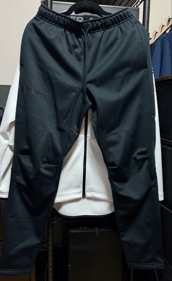 ⭐️新品 アンダーアーマー UAストーム ジャージ上下セット ホワイト×ブラック