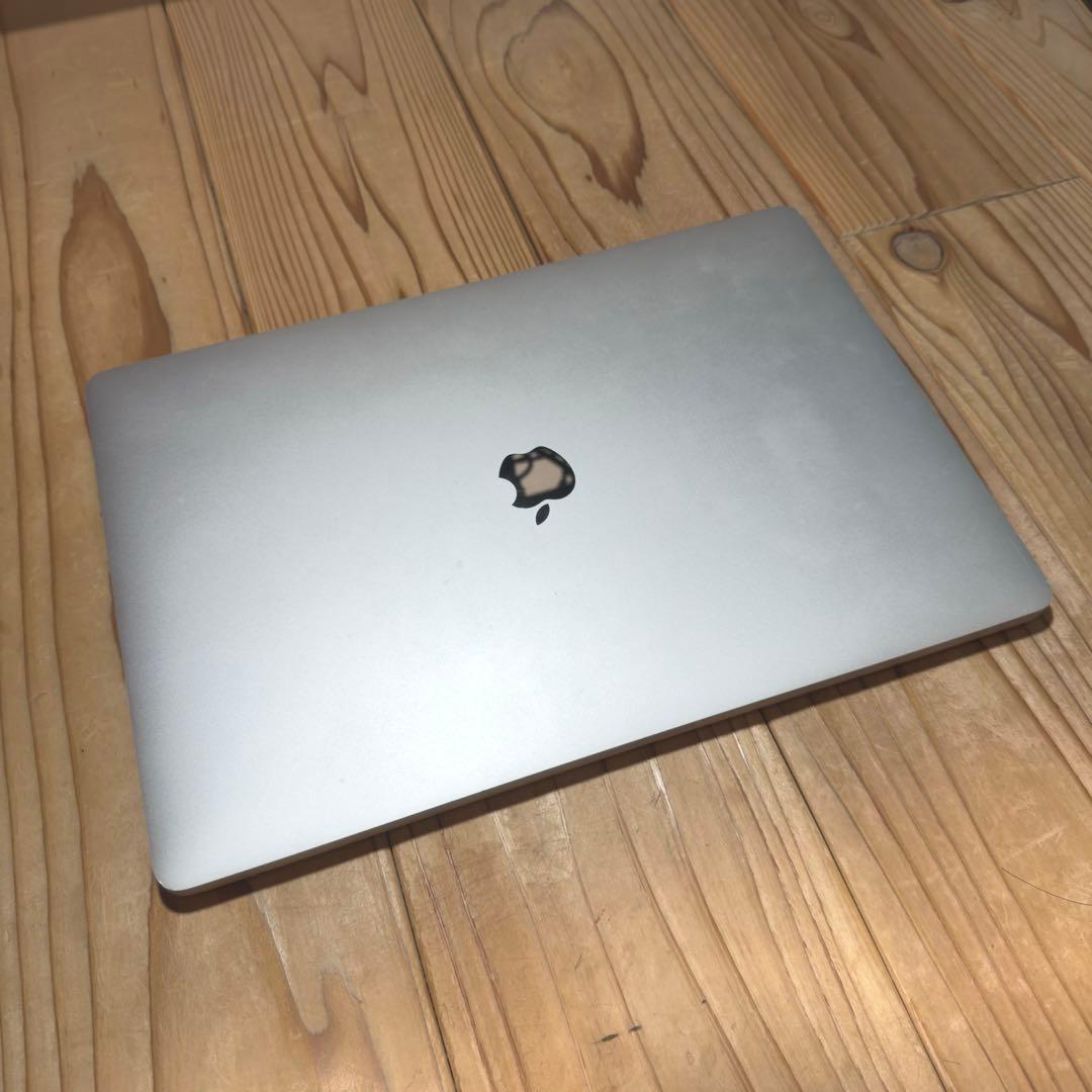 MacBook Pro intel core i9本体