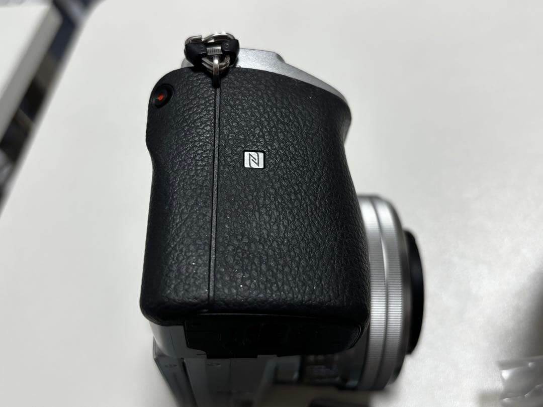 Sony α6400 ダブルズームレンズキット シルバー