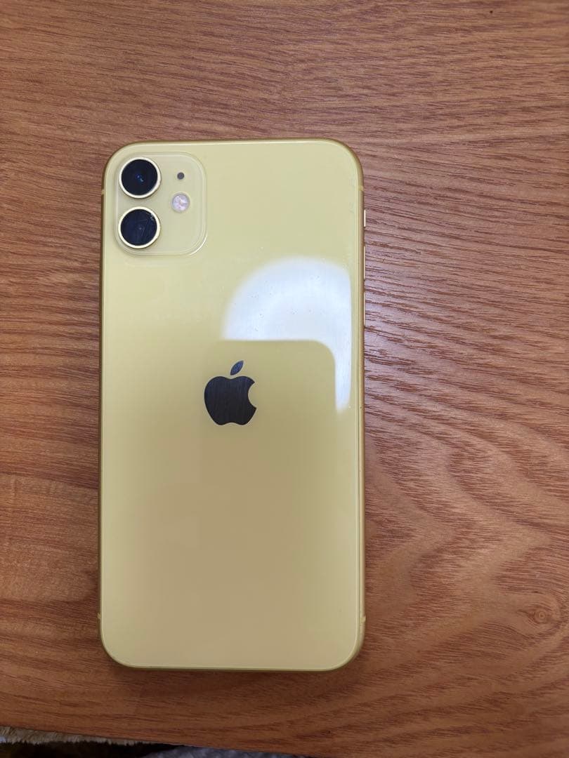 iPhone11 256GB レンズヒビ有り　使用に問題はないですが難あり