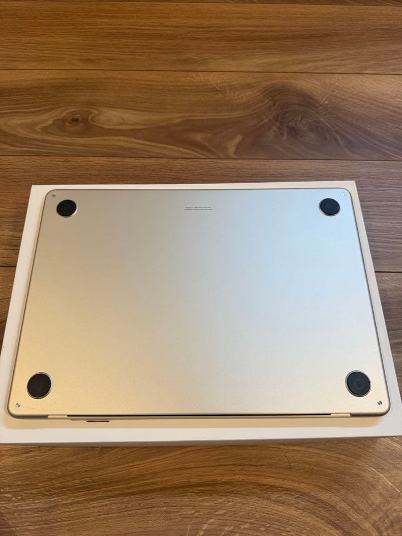 MacBook Air M3 13インチ8GB256GB