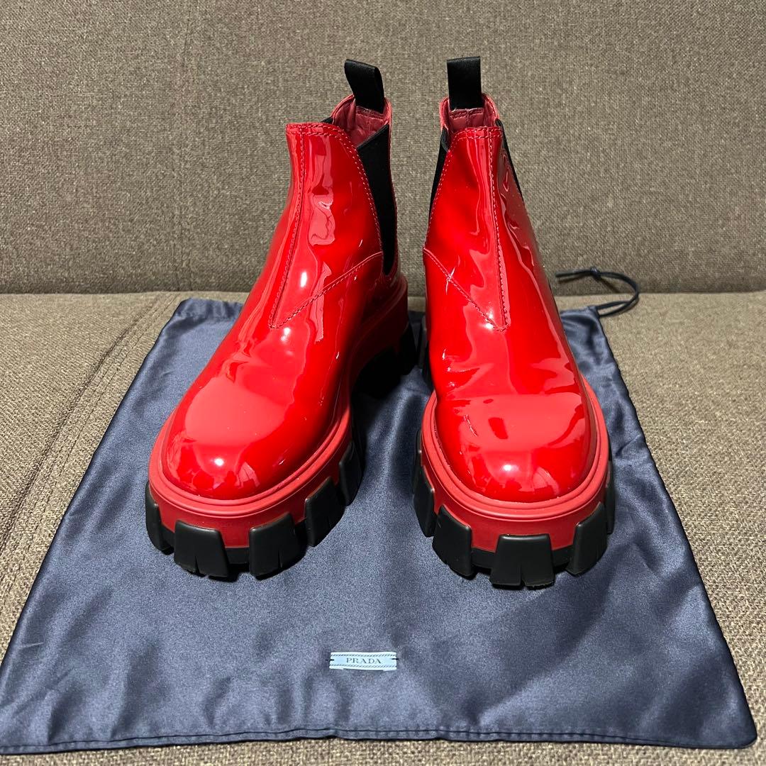 ぴょんPRADA レッド エナメルショートブーツ 厚底 美品 布袋付き