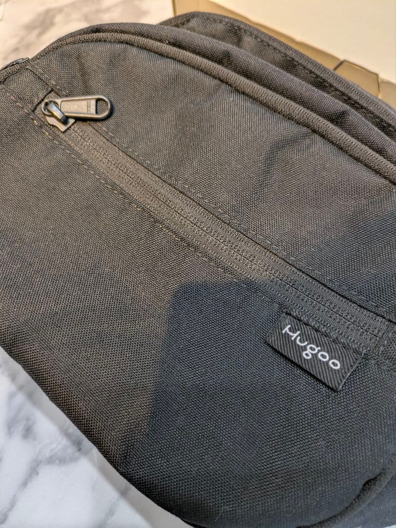 Hugoo ブラック ボディバッグ・ウエストポーチ