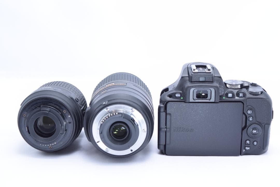 ❷Nikon D5500 デジタル一眼レフカメラ　シャッター数10回