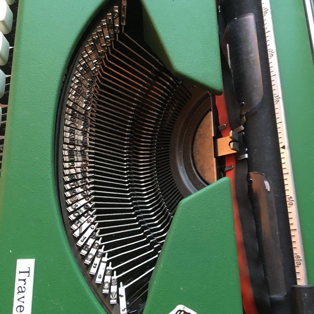 0290　英文タイプライター OLYMPIA　Traveller de Lux