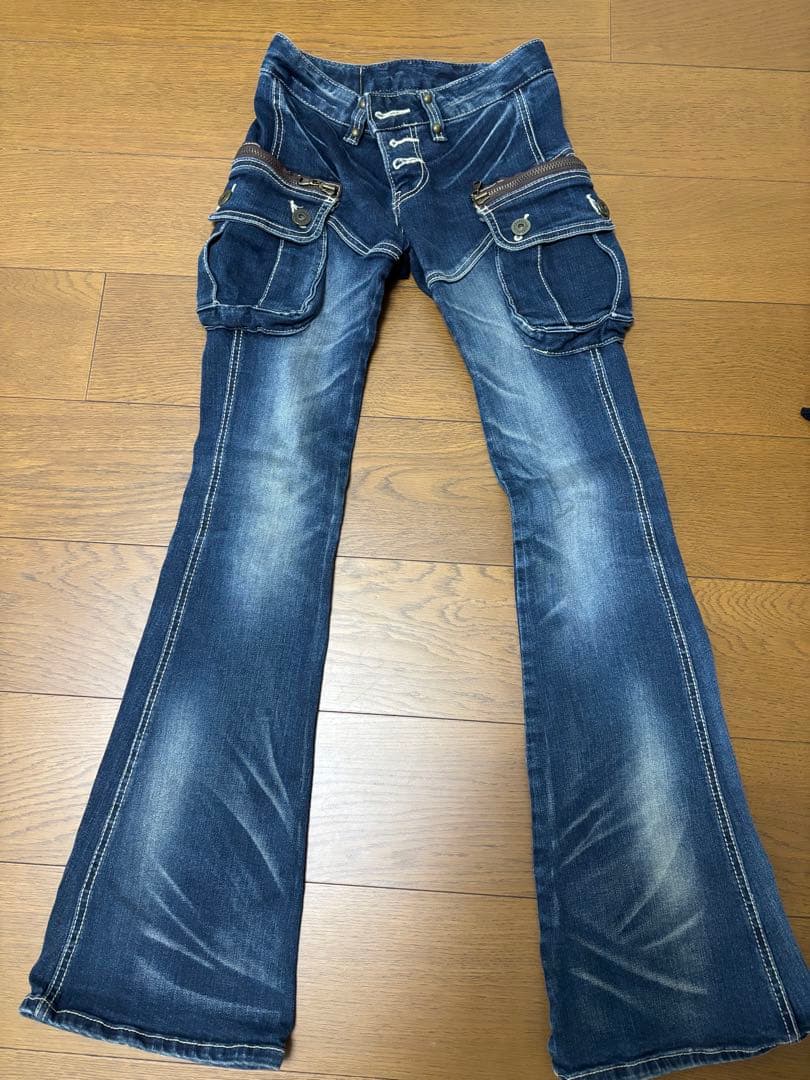 d.i.a ダークブルーフレアパンツ サイドポケット付き