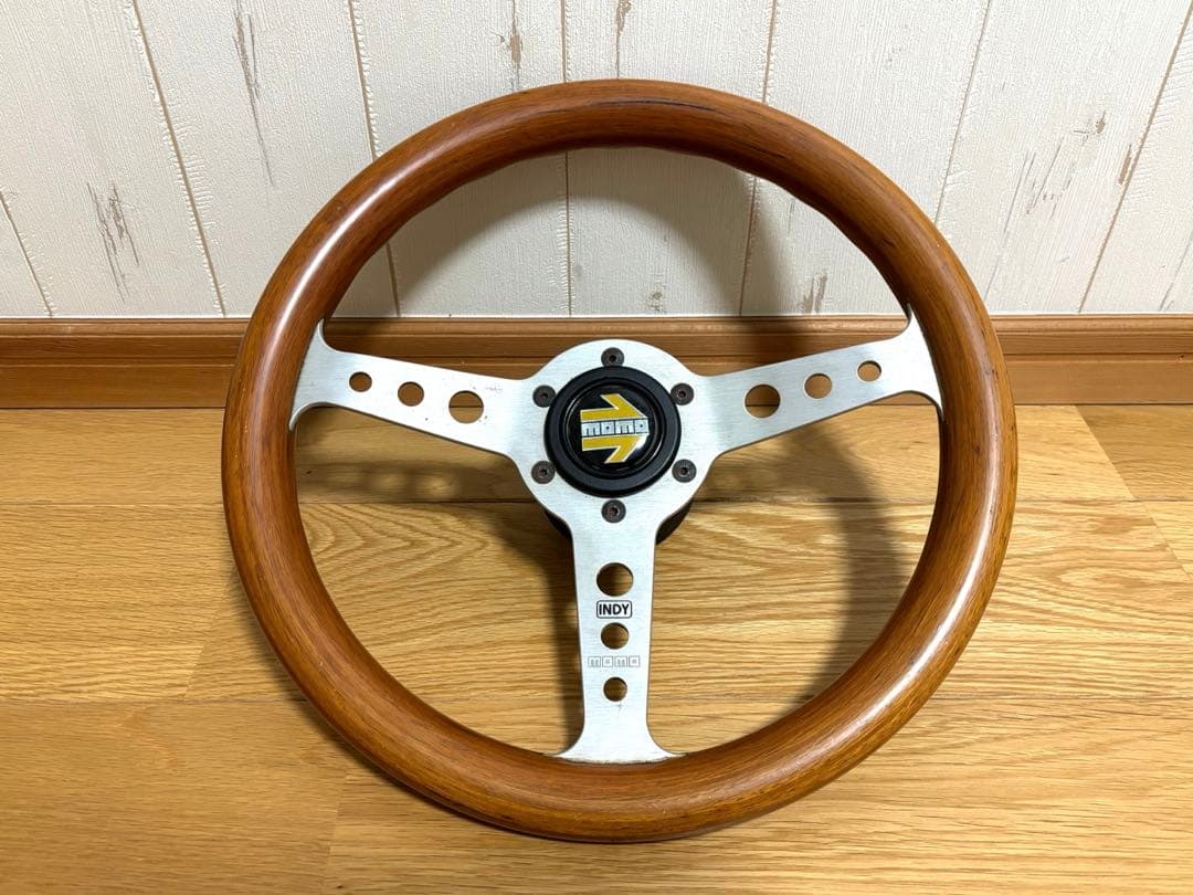 MOMO製INDY ステアリング ウッド