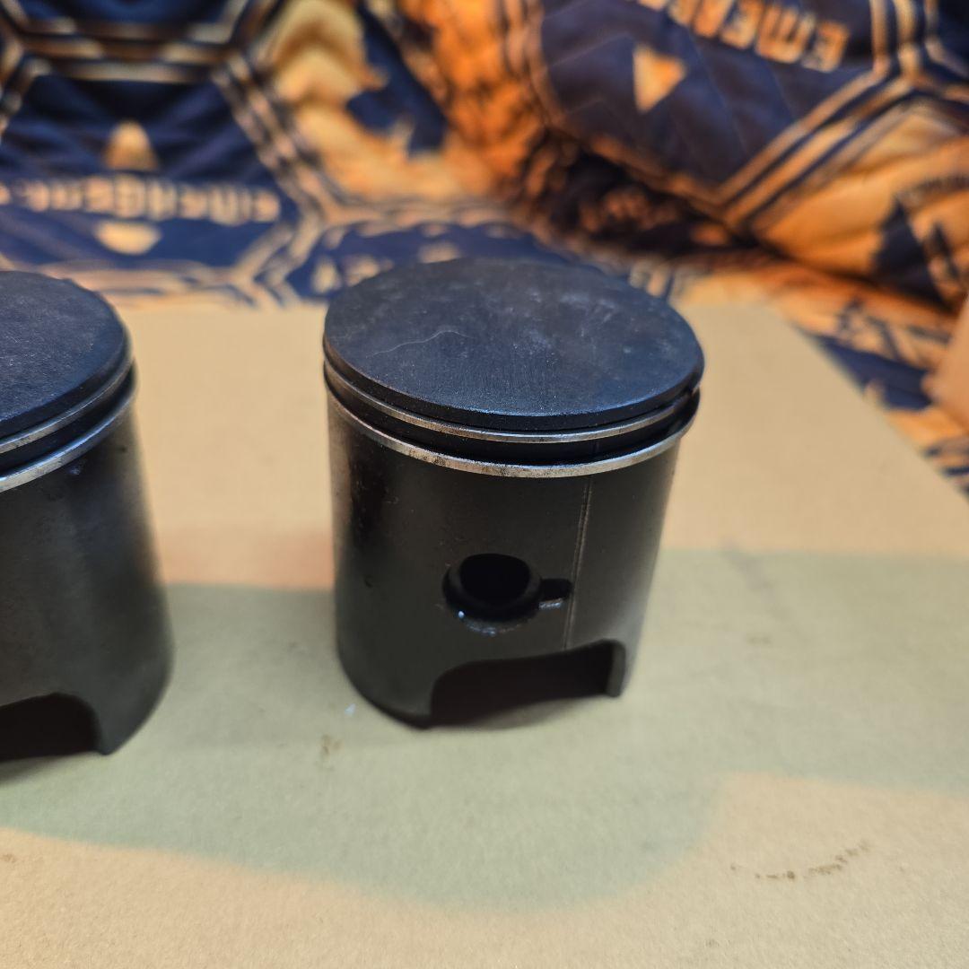 ジムニーsj.30 ピストンのみ　３個セット　傷あり