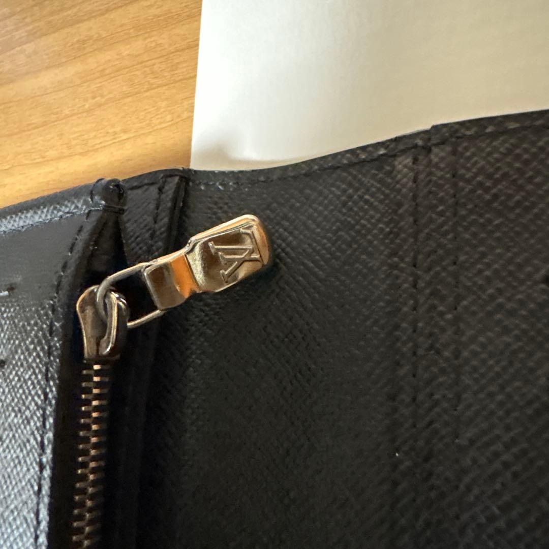 ルイヴィトン シュプリーム コラボ ポルトフォイユ ブラッザ 長財布 黒 エピ