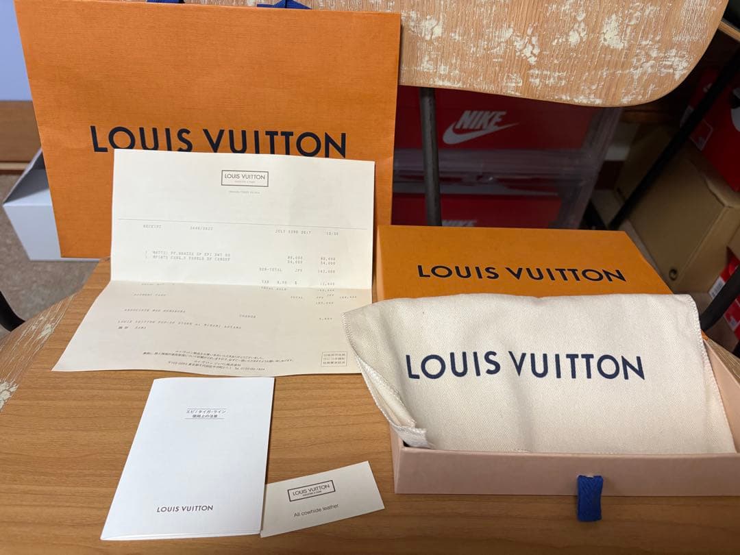 ルイヴィトン シュプリーム コラボ ポルトフォイユ ブラッザ 長財布 黒 エピ