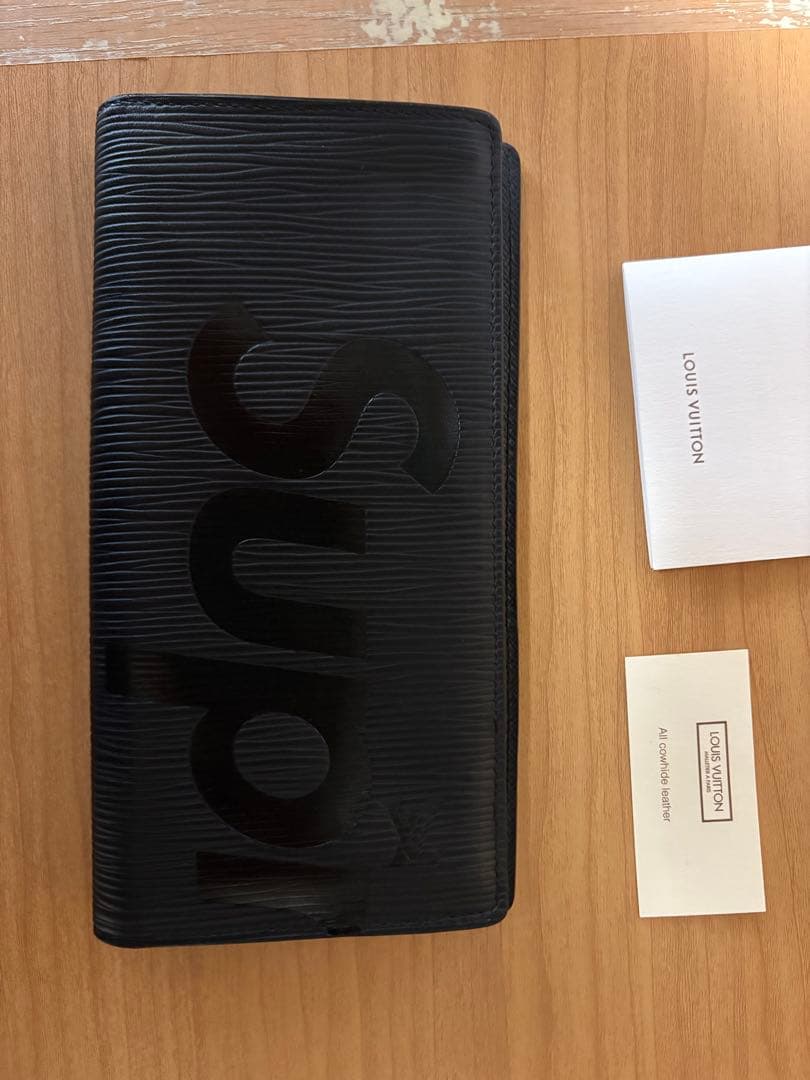 ルイヴィトン シュプリーム コラボ ポルトフォイユ ブラッザ 長財布 黒 エピ