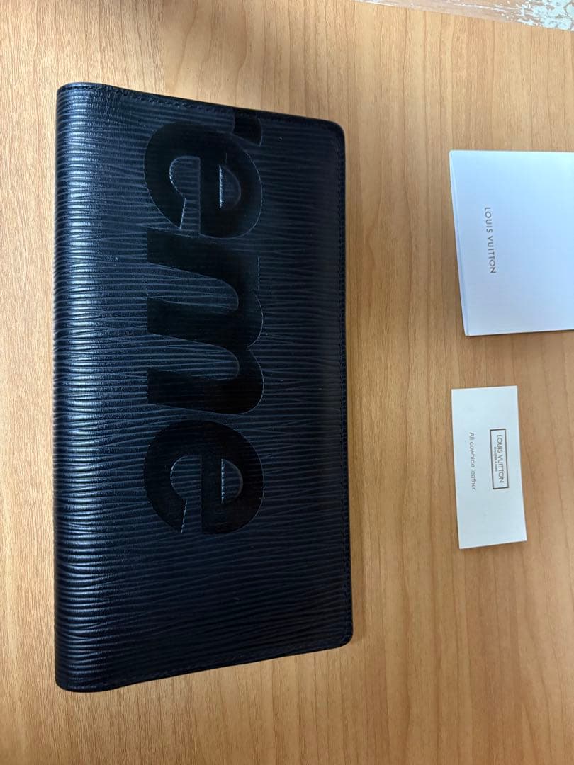 ルイヴィトン シュプリーム コラボ ポルトフォイユ ブラッザ 長財布 黒 エピ