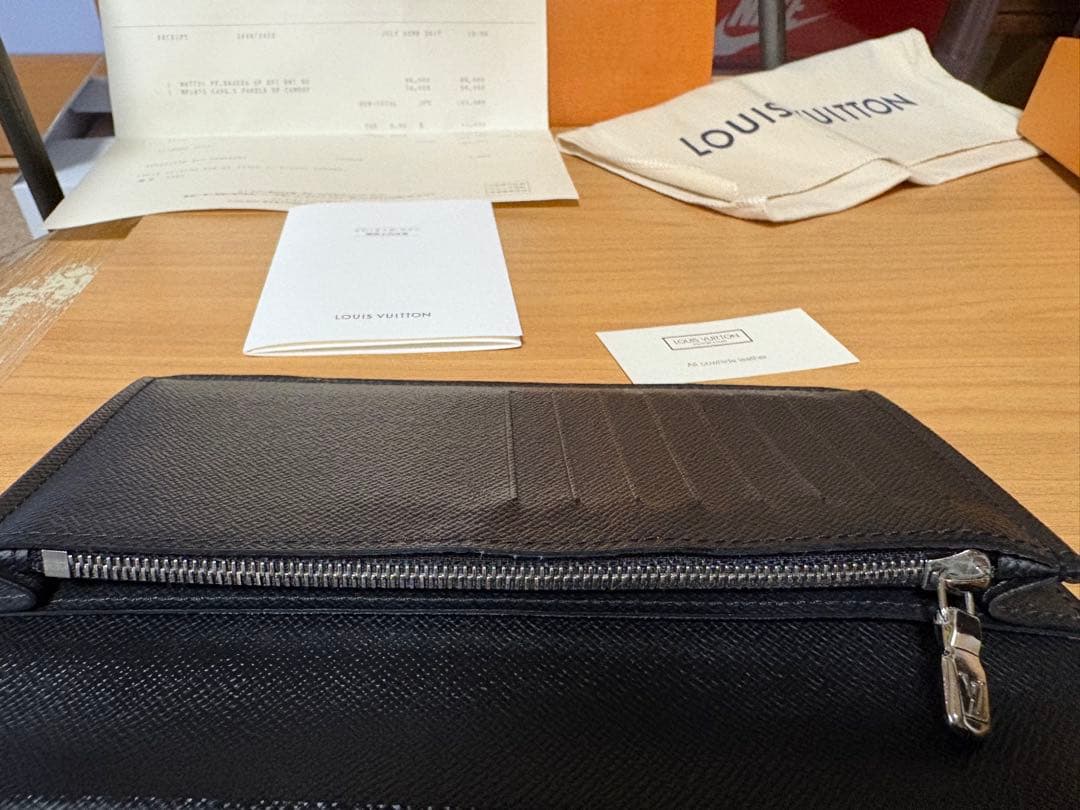 ルイヴィトン シュプリーム コラボ ポルトフォイユ ブラッザ 長財布 黒 エピ