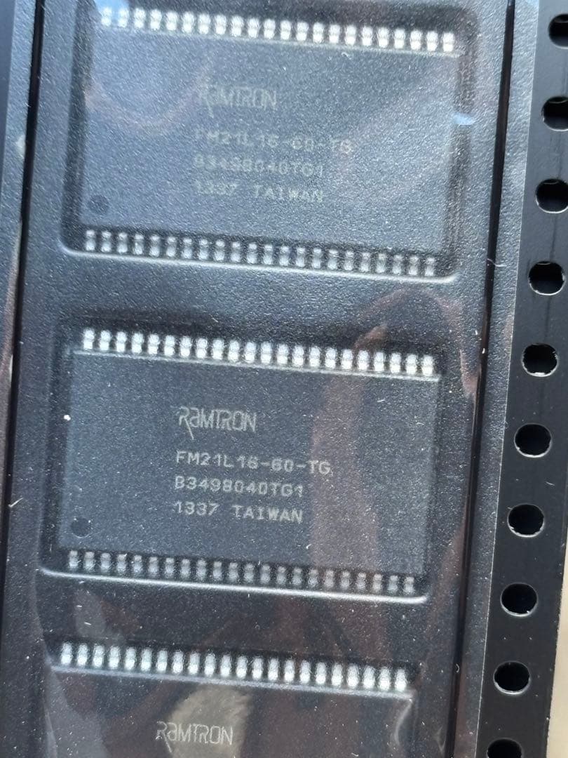 (約650g)IC チップ FM21L16-60-TGTR。新品同様。未使用。