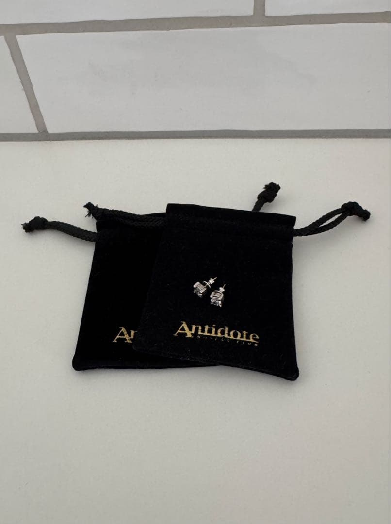 （両耳）ANTIDOTE BUYERS CLUB ピアス2個セット