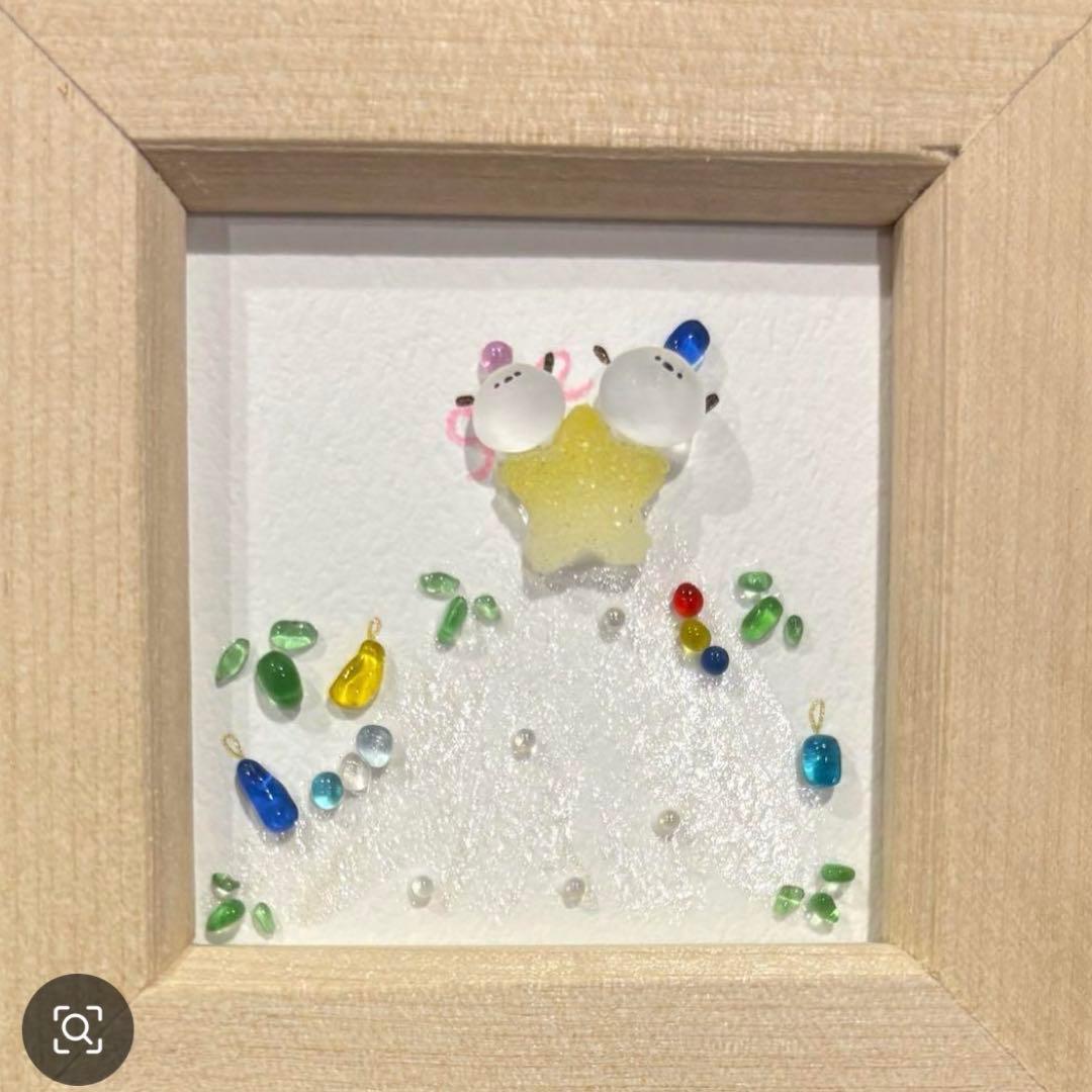 シマエナガといちご畑　。シーグラスアート