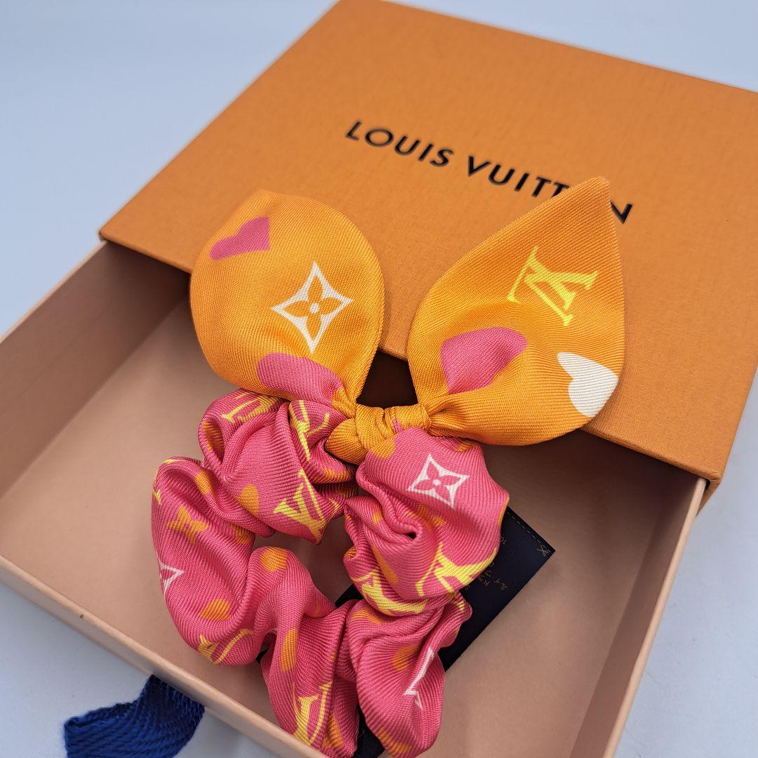 Louis Vuitton ルイヴィトンハート柄リボンシュシュM79104