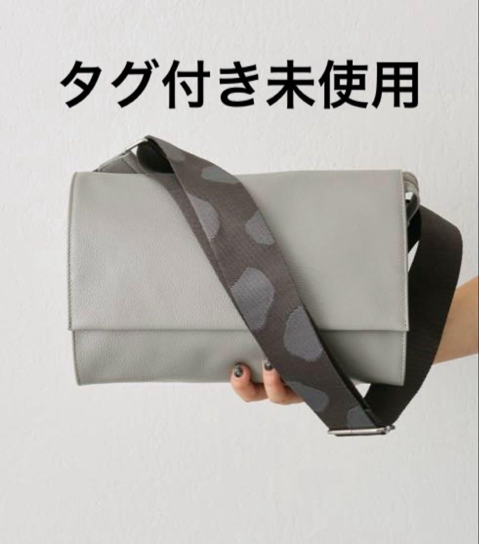 タグ付き　イアパピヨネ　本革　ワイドテープショルダーバッグ/ボディバッグ