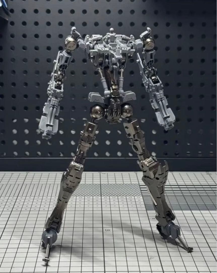 希少新品未組立　合金フレーム　MG級　1/100 ガンダムバルバトスルプスレクス