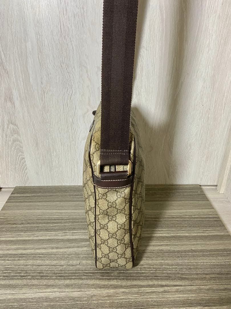 GUCCI ショルダーバッグ　GG スプリーム　PVC レザー　ベージュ