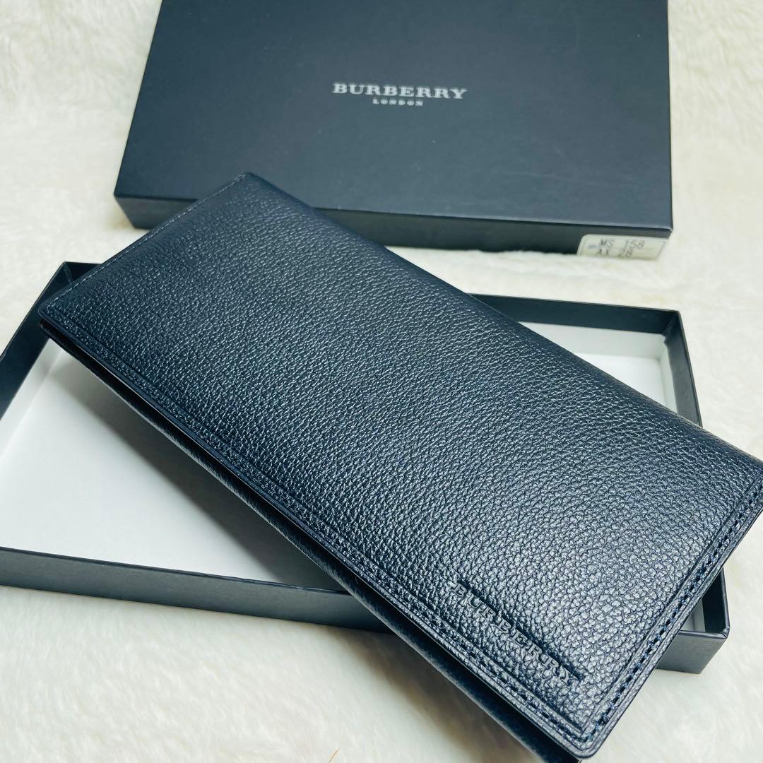 新品未使用　箱付レアBURBERRY 長財布　二つ折り　ノバチェックおしゃれ男女