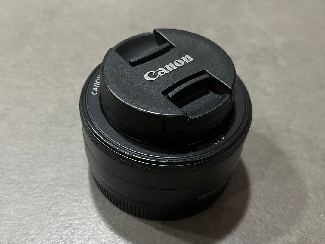 キャノン　CANON. EF-M22mm F2 STM レンズフード付き