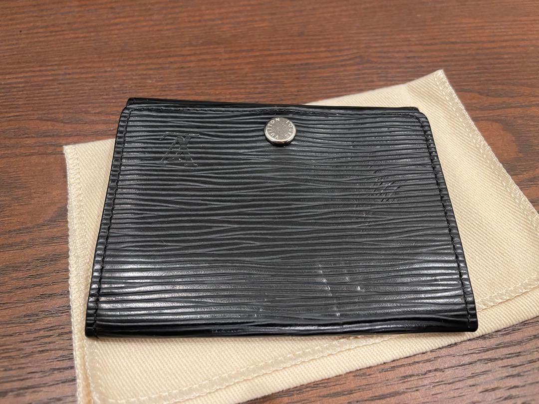 LOUIS VUITTON エピ 名刺入れ