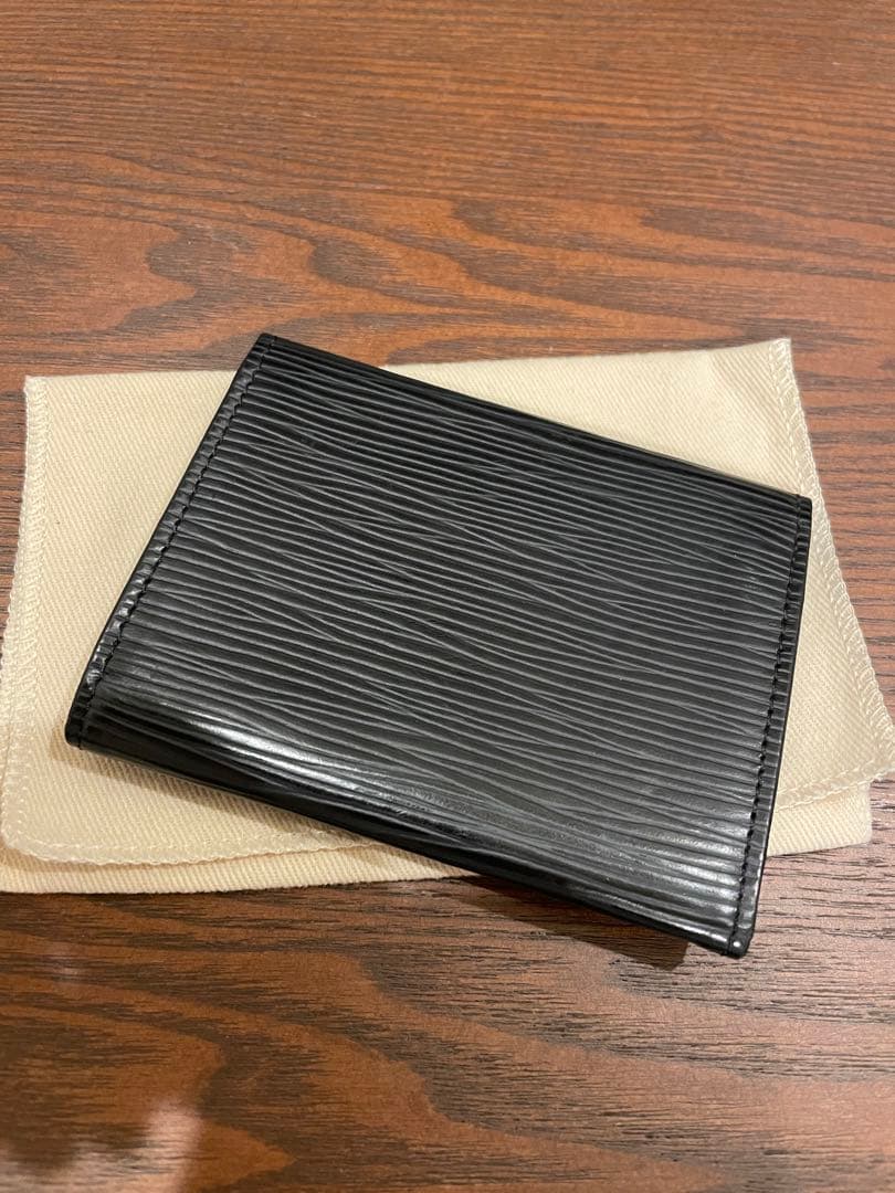 LOUIS VUITTON エピ 名刺入れ